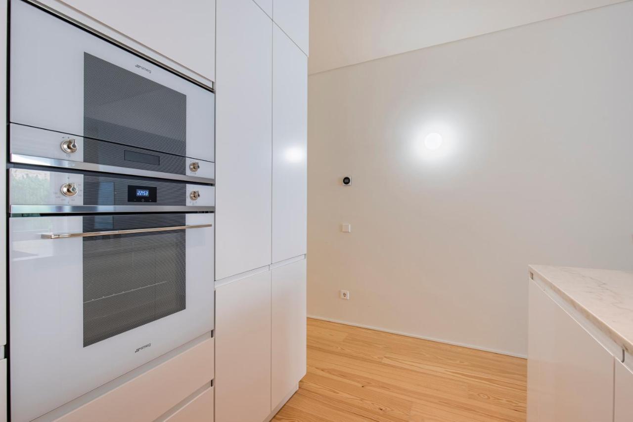 Deluxe 2Bdr Apartment W/ Patio By Lovelystay Lisboa 外观 照片